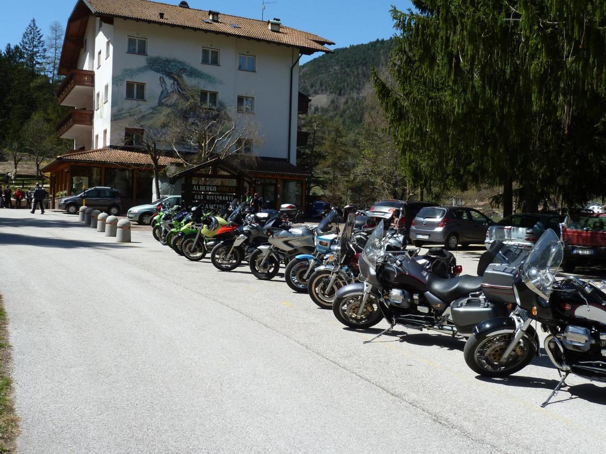 Hotel Pineta Baselga di Pinè Extérieur photo